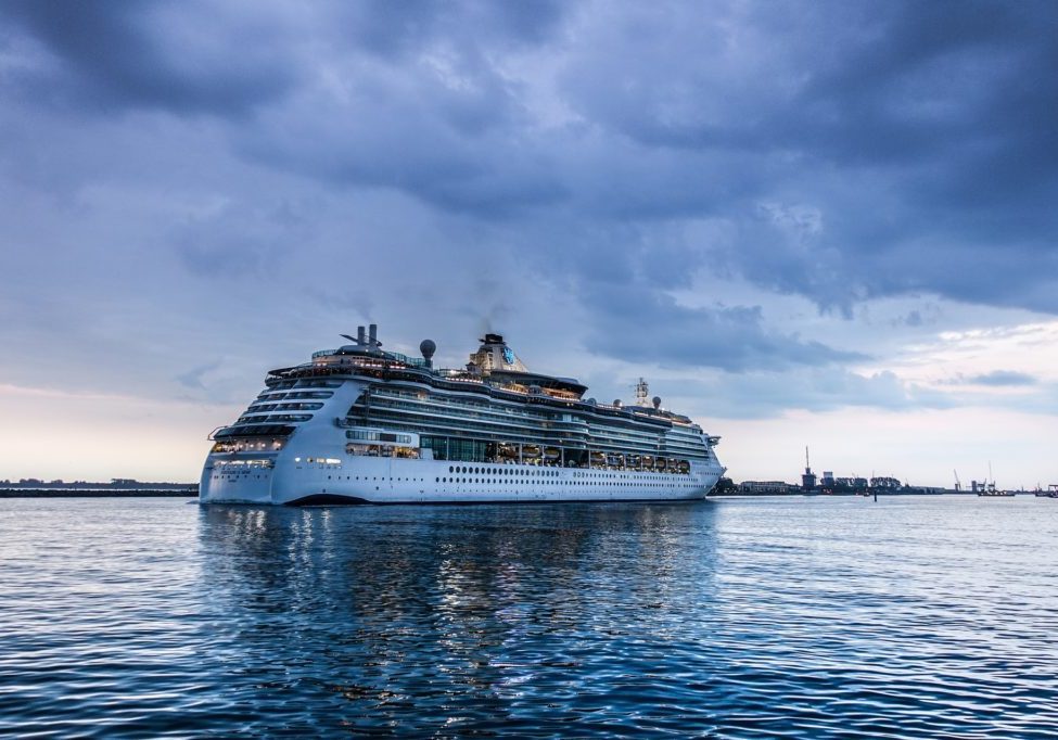 cruise-ship-3484814_1920 cruise-ship-3484814_1920